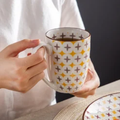 Vancasso Tafelservice Porzellan, Tulip Elegantes Geschirrset, 48 Teilig Kombiservice Mit Speiseteller, Dessertteller, Müslischalen Und Kaffeebecher Für 12 Personen -Küchenutensilien Laden 2c6898dbb2773254712fb32e96b14bb2