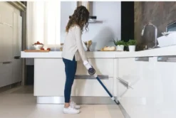 CANDY CVIVA10 Leistungsstarker Stabstaubsauger 22V 3 Leistungsstufen Lange Autonomie 35 Min Licht Elektrobürste LED Licht Entleeren 1 Klick -Küchenutensilien Laden 544542355742c725b684cc70ddbf84b7