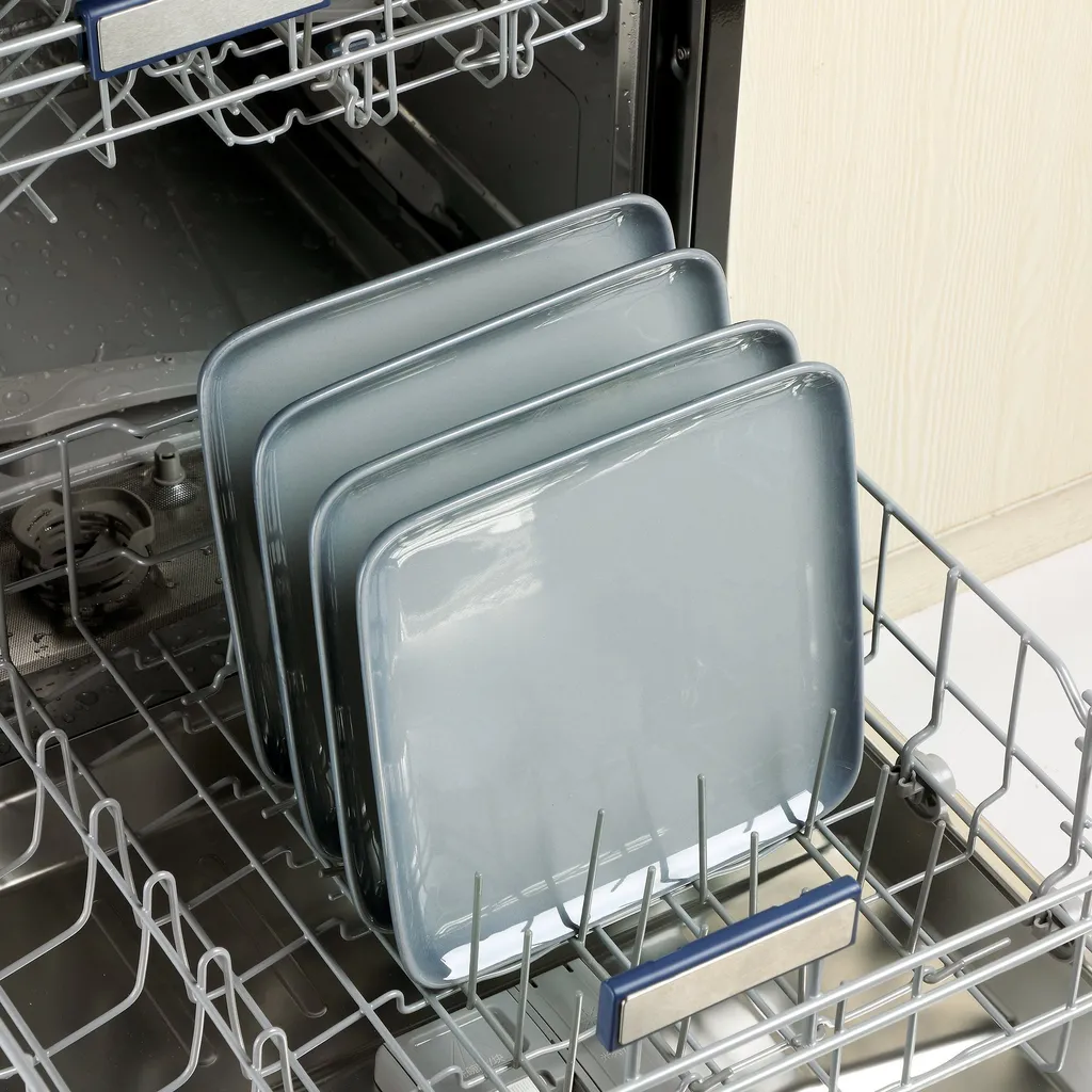 LOVECASA Tafelservice, 4-tlg Set Quadratische Speiseteller Aus Steingut, Flachteller, Frühstücksteller Für 4 Personen, Grau 11 LOVECASA Tafelservice, 4-tlg Set Quadratische Speiseteller Aus Steingut, Flachteller, Frühstücksteller Für 4 Personen, Grau – Bild 9