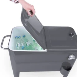 Kühlwagen, Servierwagen Outdoor Mit Großer Kühlbox, Getränkekühler Beistellwagen Für Garten, Rollbarer Party Kühlwagen Im Retro-Look – 57l, Farbe:anthrazit 14 Kühlwagen, Servierwagen Outdoor Mit Großer Kühlbox, Getränkekühler Beistellwagen Für Garten, Rollbarer Party Kühlwagen Im Retro-Look – 57l, Farbe:anthrazit -Küchenutensilien Laden c0d56d4c830ebb83ce3c41c05d63a91d