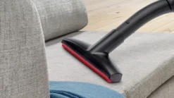 Bosch Serie 6 BGC41XSIL Staubsauger Zylinder-Vakuum Trocken 700 W Beutellos -Küchenutensilien Laden ccbc0e0c5d05446b9a15c2ada26823b2