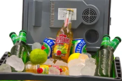 Steinborg Kühlbox 30 Liter | Warmhaltebox | Praktischer Tragegriff | Eco-Modus | 12 V/ 230 V Stromversorgung -Küchenutensilien Laden fa76849aff82ae5c12aca300a47a04b6